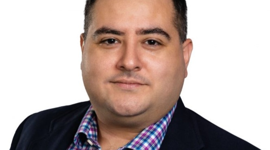 Director Hector Roos